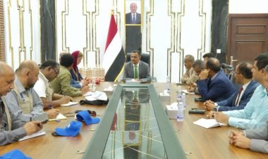 السلطة المحلية بحضرموت تناقش آفاق التعاون مع السفارة الهولندية لدى بلادنا