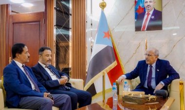 الكثيري يطّلع على سير عمل تنفيذية انتقالي أبين والأوضاع الخدمية والأمنية بالمحافظة