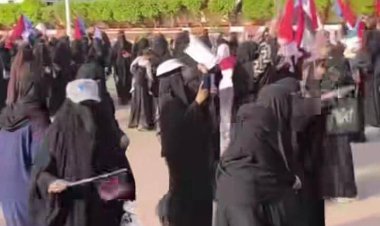 تظاهرة نسوية حاشدة في العاصمة عدن للمطالبة بتحسين الخدمات.