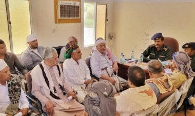 إدارة أمن حورة ووادي العين تعقد اجتماعًا مع المشائخ والاعيان وعقال الحارات لتعزيز مستوى التنسيق الأمني لتثبيت دعائم الامن والاستقرار.