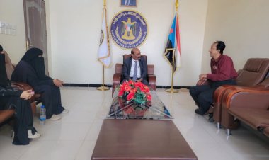 رئيس تنفيذية انتقالي شبوة يلتقي مدير عام جهاز محو الأمية وتعليم الكبار بالمحافظة