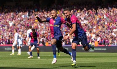 برشلونة يلامس لقب الليجا بفوز درامي على ريال مدريد