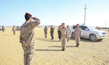 قائد المنطقة العسكرية الثانية يواصل جولاته التفقدية ويشيد بدور اللواء الثاني دفاع ساحلي ومعسكر يبعث