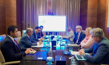 رئيس الوزراء يستقبل وفداً من الاتحاد الأوروبي ويؤكد على دعم أولويات الحكومة العاجلة