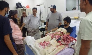 الوالي والمشوشي يطمئنان على جرحى اللواء الثالث دعم وإسناد بمستشفى عبود العسكري بالعاصمة عدن.