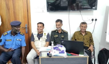 مدير عام الشحر يتابع سير الدورة التدريبية في بناء القدرات في مجال تغير السلوك الاجتماعي لمتطوعي مكتب الصحة بالشحر