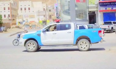 مكافحة المخدرات بوادي حضرموت تداهم منزل وتضبط متهمين بتعاطي وترويج المخدرات