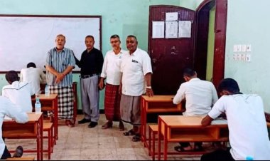 اللجنة الإشرافية الفرعية للاختبارات بالمكتب تواصل جولاتها الإشرافية بالنزول الميداني إلى مديرية المكلا والضليعة ويبعث وتتفقد سير العملية الاختبارية لليوم الثامن من سير الاختبارات