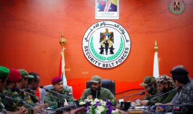 العميد الوالي يترأس اجتماعًا موسعًا بقيادة مدراء الإمداد والتموين بقوات الحزام الأمني