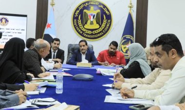 الأمانة العامة تنظم حلقة نقاش عن الحماية القانونية لموظفي القطاع العام والمختلط في عدن