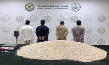 مكافحة المخدرات” تضبط أكثر من 1.5 مليون قرص إمفيتامين مخبأة في شحنة طاولات بالرياض