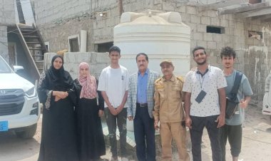 مساعد الأمين العام يقدم واجب العزاء لأسرة كادر الامانة محمد قائد