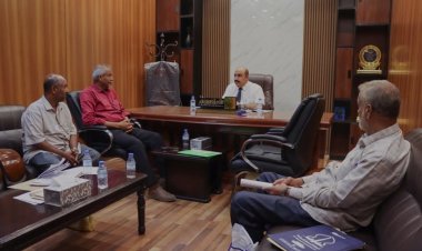 مدير تربية ساحل حضرموت يستعرض سير برنامج القراءة الإثرائية والتعليم التعويضي