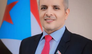 نائب رئيس هيئة الإعلام الجنوبي يعتذر لأبناء الجنوب ويؤكد: لن نقف مكتوفي الأيدي ولدينا خيارات