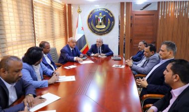 لجنة الطوارئ تواصل عقد اجتماعاتها وتثني على جهود رئيس الوزراء