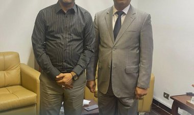 المُلحق الثقافي بسفارة الجمهورية اليمنية في القاهرة يستقبل مؤسس وعميد كلية مجتمع حضرموت الدولية