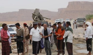 الوكيل بارزيق يطلع على مستوى الإنجاز في مشروع إعادة تأهيل طريق حريضة عمد