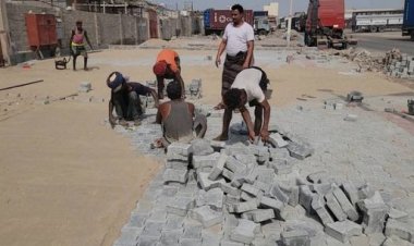 استمرار أعمال تطوير شوارع المنطقة الصناعية في المنصورة