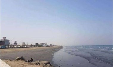 وفاة أربعة شباب غرقًا وإنقاذ اثنين آخرين في ساحل جولدمور بالعاصمة عدن