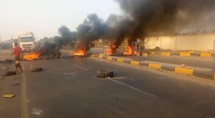 احتجاجات في لحج تندد بتدهور الخدمات وانهيار العملة