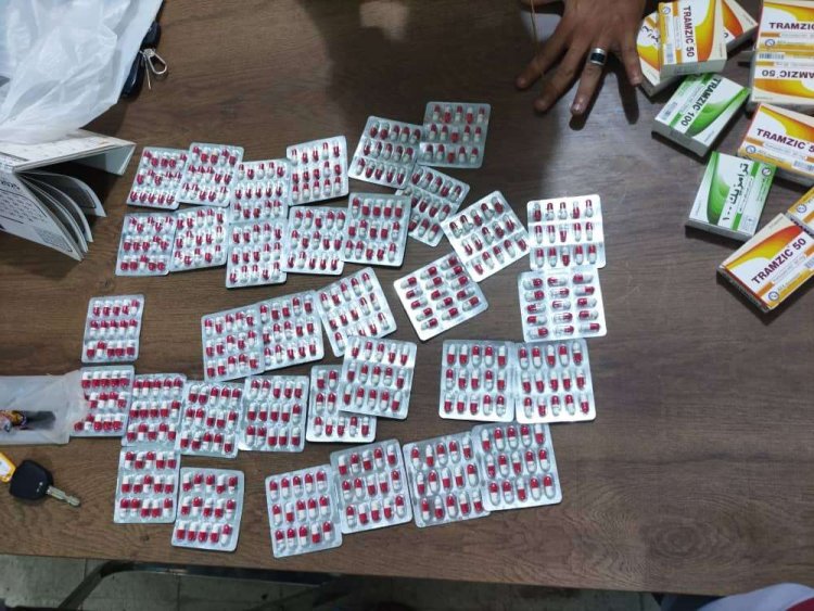 قوات الحزام الأمني تضبط صيدلية تبيع أدوية مخدرة دون وصفة طبية في المنصورة