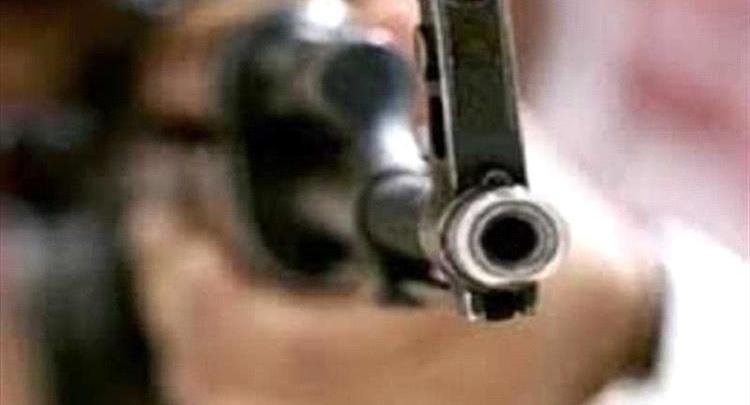 مقتل شخص وإصابة آخر إثر خلاف أسري على قطعة أرض.