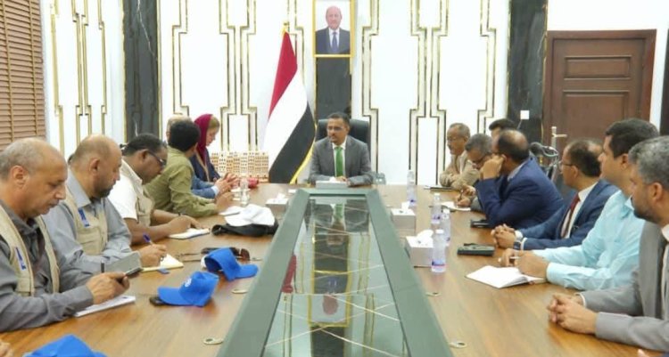 السلطة المحلية بحضرموت تناقش آفاق التعاون مع السفارة الهولندية لدى بلادنا