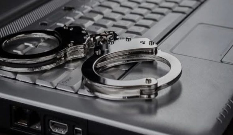 نجاح أمني يُسجّل لشرطة مديرية سيئون: الإطاحة بخلية خطيرة تمتهن الابتزاز الإلكتروني عبر "سناب شات" و"واتساب"