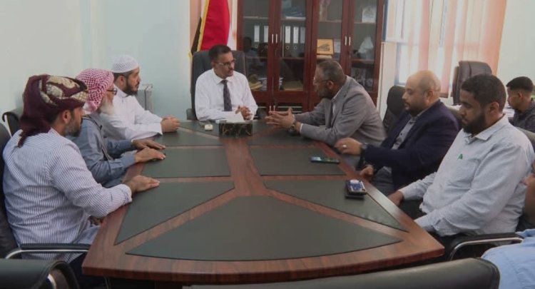 الأمين العام لمحلي حضرموت يشيد بالعمل الإنساني الرائد لمؤسسة البصر في مجال طب العيون