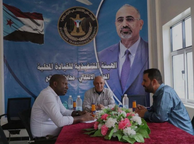 رئيس تنفيذية انتقالي الضالع يبحث مع وفد الصليب الأحمر توسيع التدخلات الإنسانية بالمحافظة