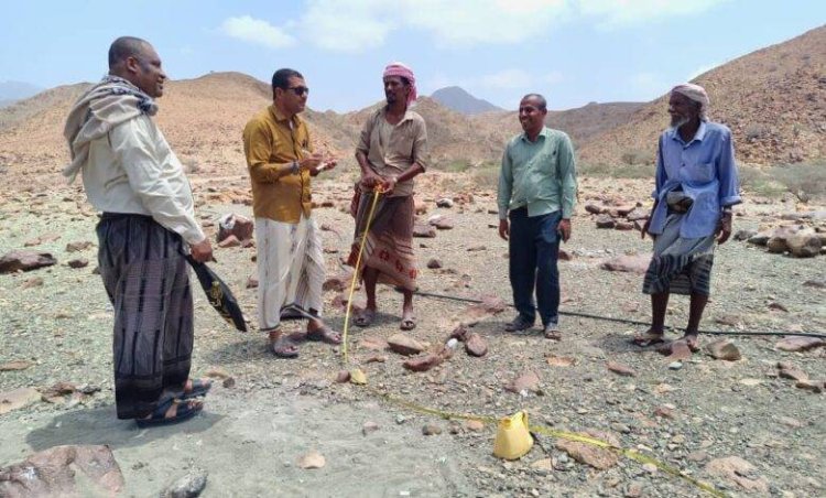 مديرا الصحة والأشغال في بروم ميفع يحددان موقع بناء وحدة صحية في بروم ميفع