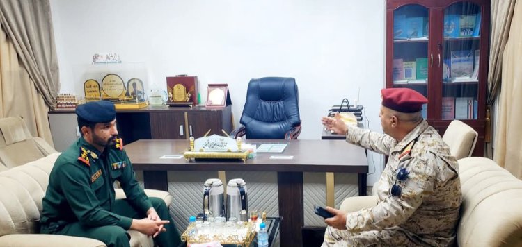مدير أمن حضرموت الوادي والصحراء يستقبل في مكتبه قائد المنطقة العسكرية الأولى