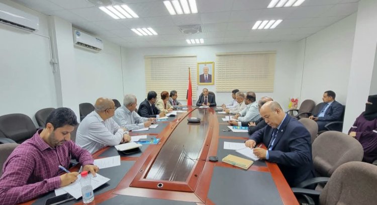 وزير الصناعة يدشن أعمال اللجنة الوطنية لتنظيم سلامة الغذاء