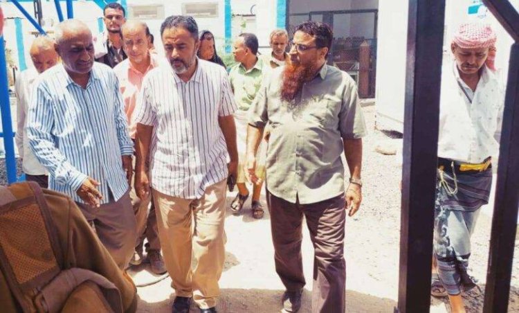 رئيس انتقالي أبين يتفقد مستوى الخدمات الطبية بالمستشفى الريفي في زنجبار