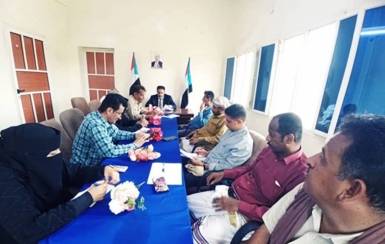 تنفيذية انتقالي أبين تناقش المستجدات الخدمية والأمنية في المحافظة