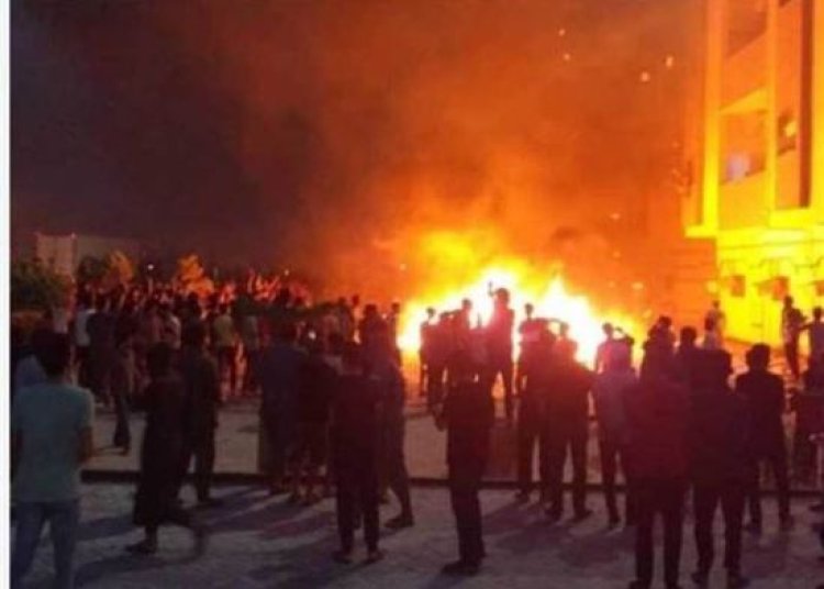 مقتل شرطي أثناء اقتحام متظاهرين مقر الوزراء بطرابلس