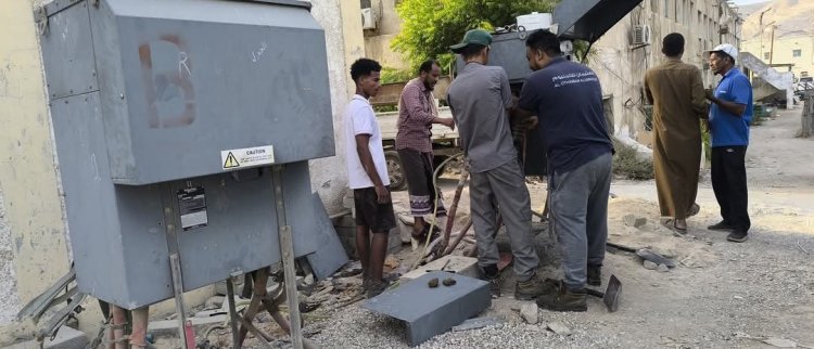 أسباب استمرار انقطاع التيار الكهربائي منذ الساعة الواحدة ظهر اليوم عن عدد من أحياء منطقة شرج باسالم.