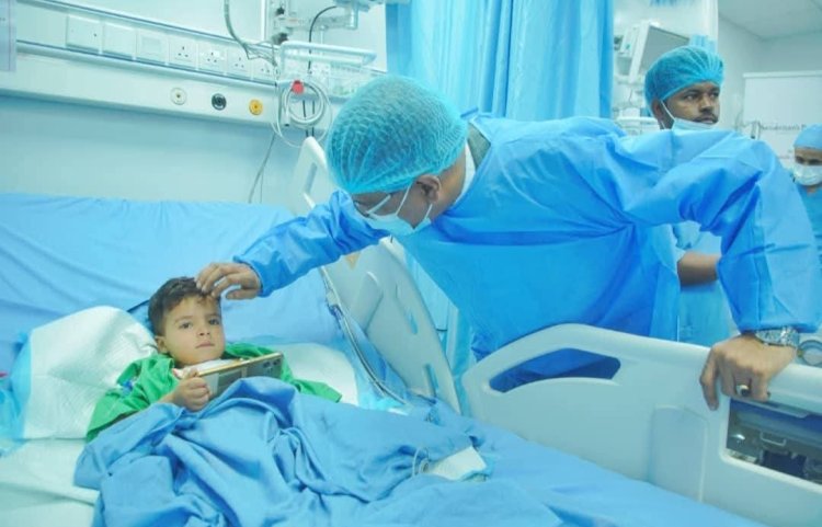 الأمين العام لمحلي حضرموت يدشن المرحلة الثانية من مشروع القلب للأطفال بمركز نبض الحياة بالمكلا