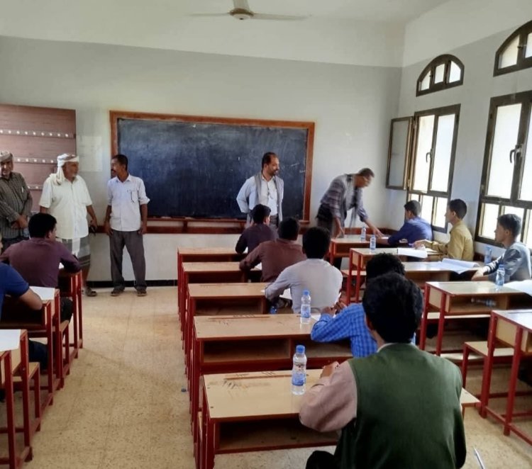 رئيس تنفيذية انتقالي حبان يتفقد سير الامتحانات النهائية لطلاب الثانوية العامة