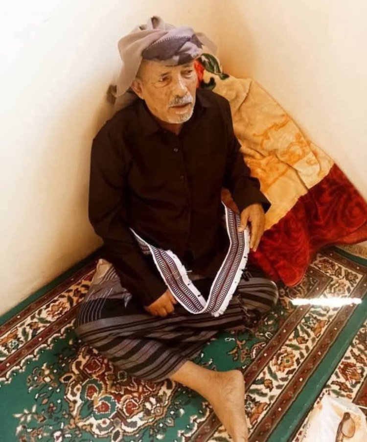 رئيس تنفيذية انتقالي شبوة يؤدي واجب العزاء بوفاة الشيخ عوض سالم القربوع الأحمدي