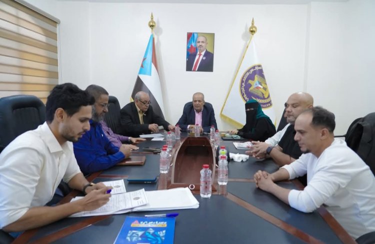 مركز البحوث ودعم القرار يبحث تداعيات العجز الحكومي والتصعيد الشعبي