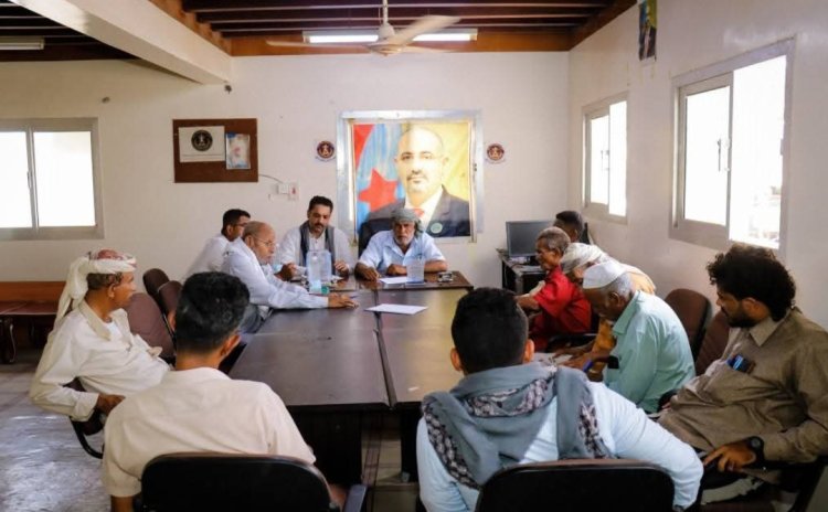 تنفيذية انتقالي غيل باوزير تؤكد وقوفها إلى جانب المواطنيين في قضاياهم الخدمية