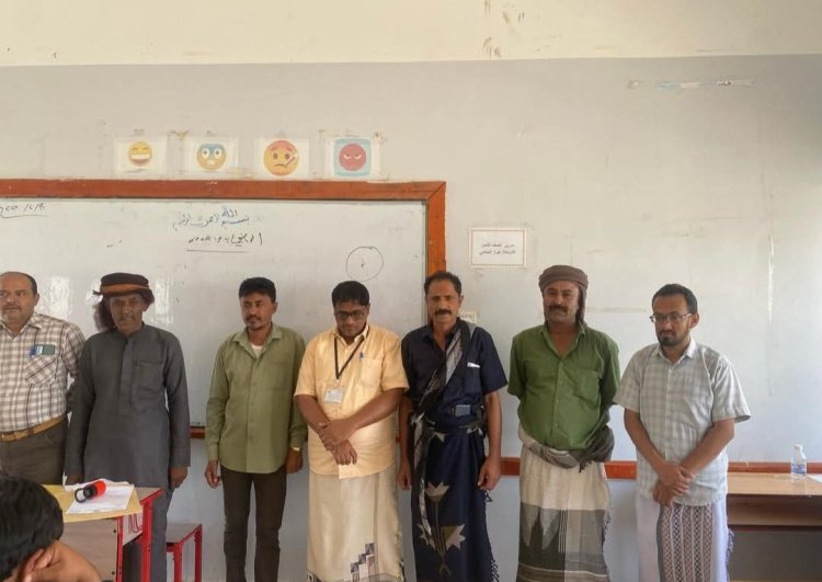 تنفيذية انتقالي حات تلتقي إدارة المركز الامتحاني وتشيد بجهود مكتب التربية في المديرية