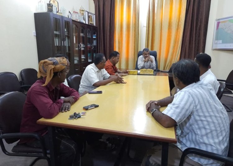 المدير العام لغيل باوزير يجتمع بالمختصين لمتابعة خطوات معالجة مشكلة الصرف الصحي في الصداع