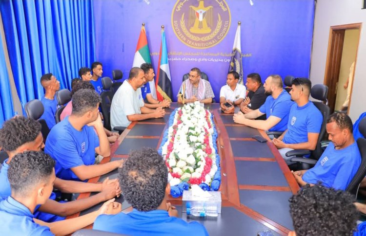 انتقالي وادي وصحراء حضرموت يلتقي بعثه نادي التضامن ويؤكد دعم المجلس لقطاع الشباب والرياضة