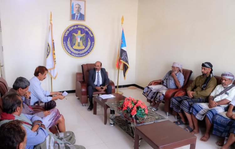 رئيس تنفيذية انتقالي شبوة يلتقي بأعضاء الجمعية الوطنية والقيادة المحلية بمديرية عتق والهيئة التنفيذية