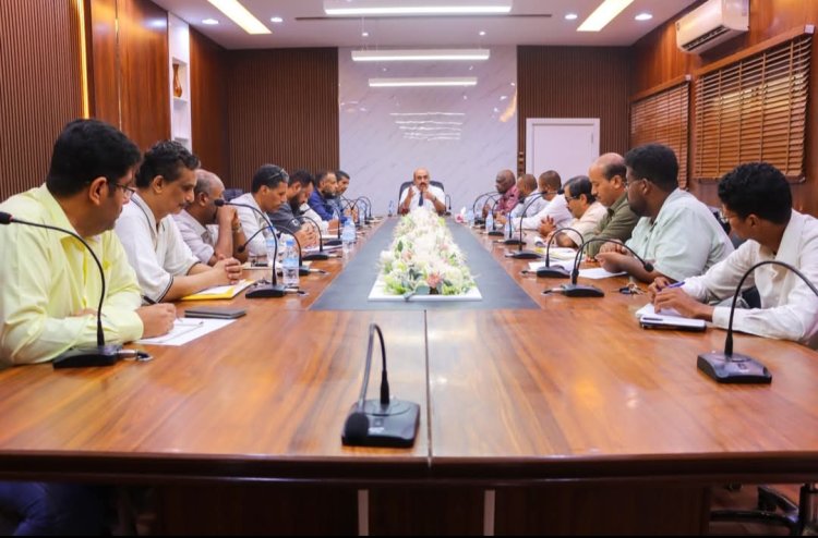 تربية ساحل حضرموت تعقد اجتماعًا لمناقشة التحضيرات لمؤتمر شراكات دعم التعليم