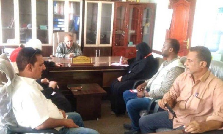 مكتب التربية بلحج يبحث تعزيز تدخلات منظمة رعاية الأطفال في التعليم