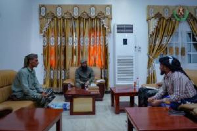 مؤكدا على أهمية تأمين الشريط الساحلي والخط الدولي.. العميد الوالي يلتقي قيادة السلطة المحلية والأمنية بأحور