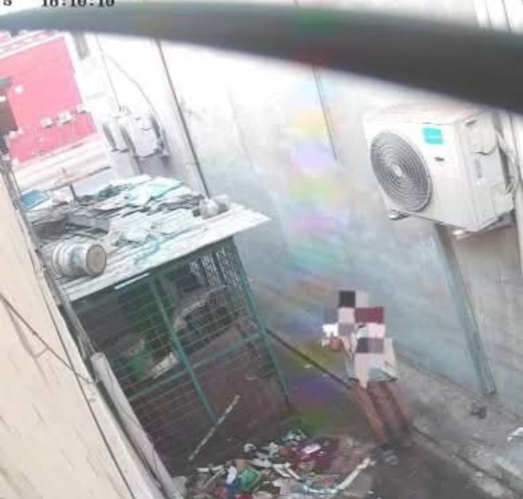 بعد أن قيدت ضد مجهول  مركز شرطة باعبود التابع لمديرية المكلا يضبط شخص قام بسرقة أجهزة إلكترونية من سيارة خلال فترة سابقة.